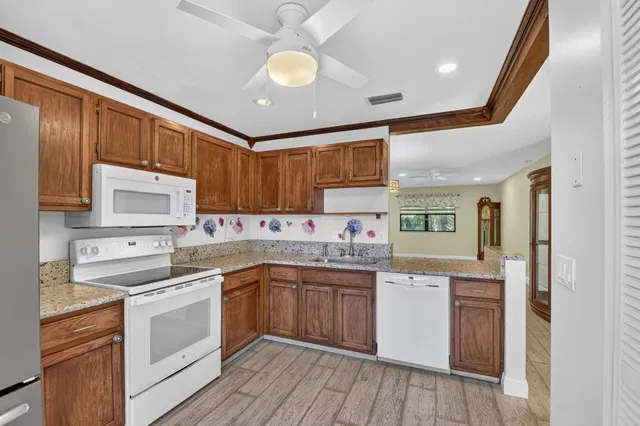 Residence photo 11