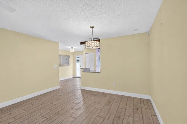 Residence photo 16