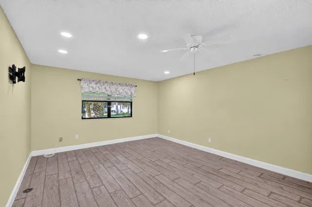 Residence photo 17
