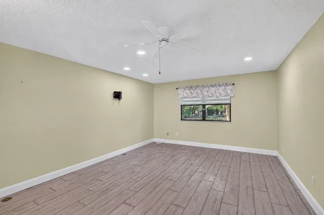 Residence photo 18