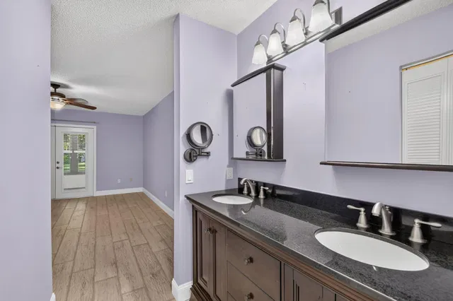 Residence photo 24