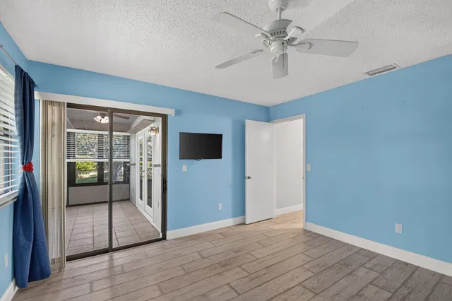 Residence photo 35