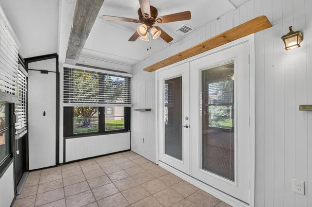 Residence photo 38