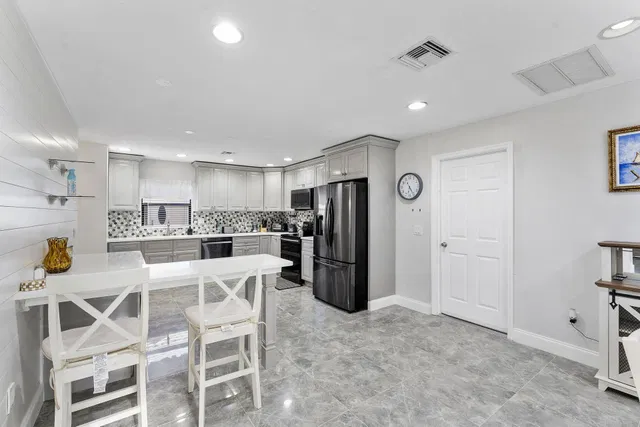  Residence photo 9