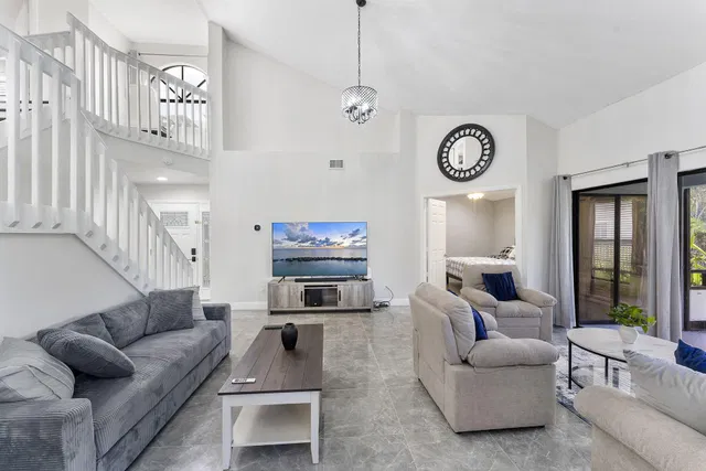  Residence photo 15