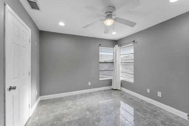  Residence photo 32