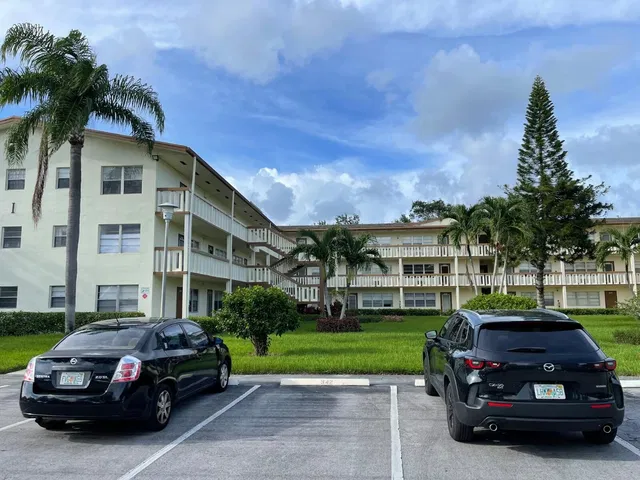  Unit 354 photo 17