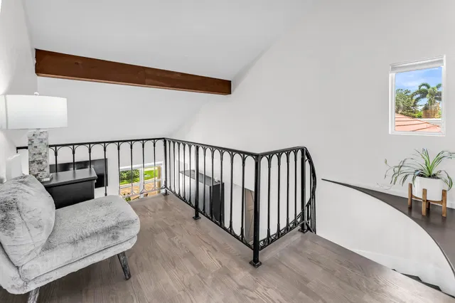  Residence photo 15