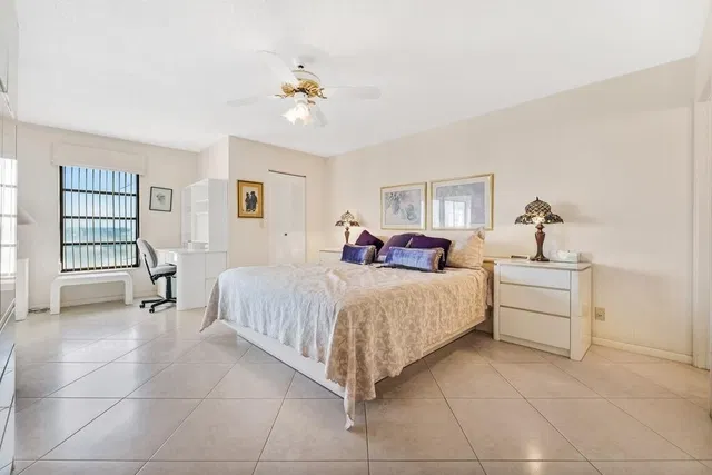  Unit 502 photo 14