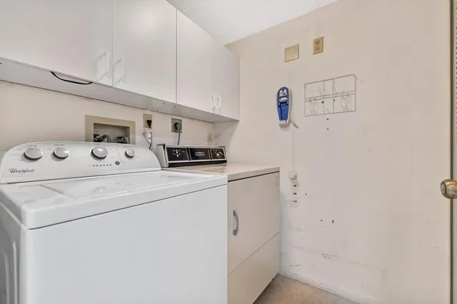  Unit 502 photo 27