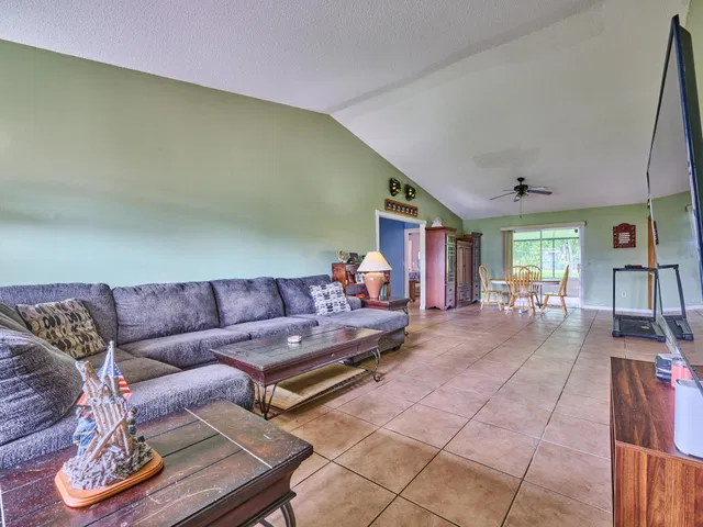  Residence photo 26