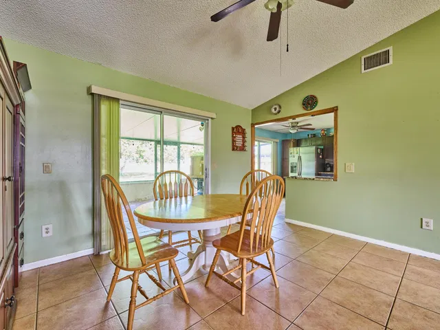  Residence photo 30