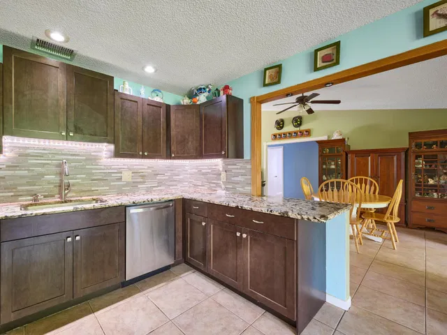  Residence photo 33
