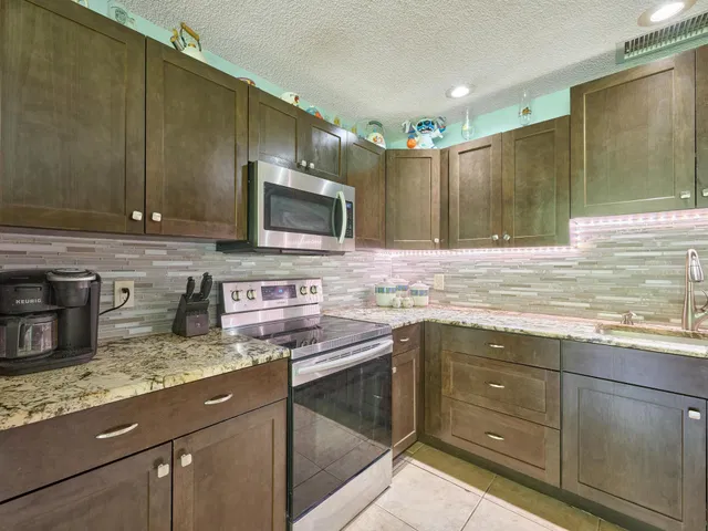  Residence photo 36