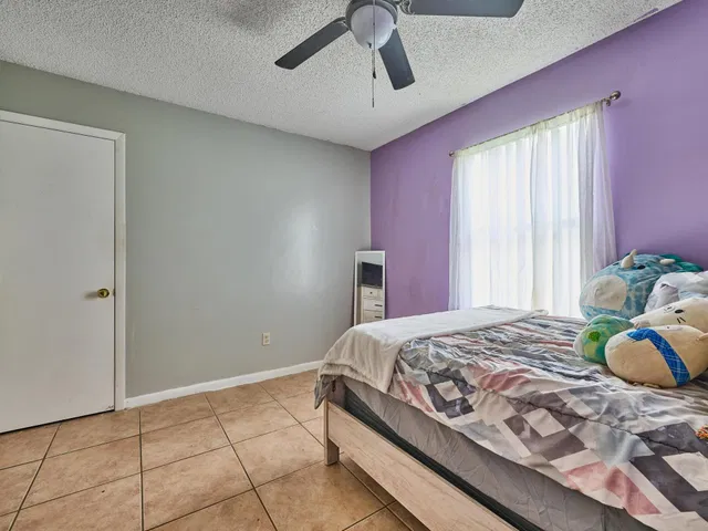  Residence photo 50