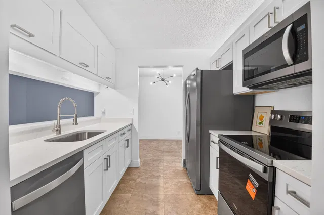  Unit E2 photo 9