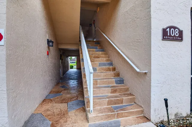  Unit E2 photo 23