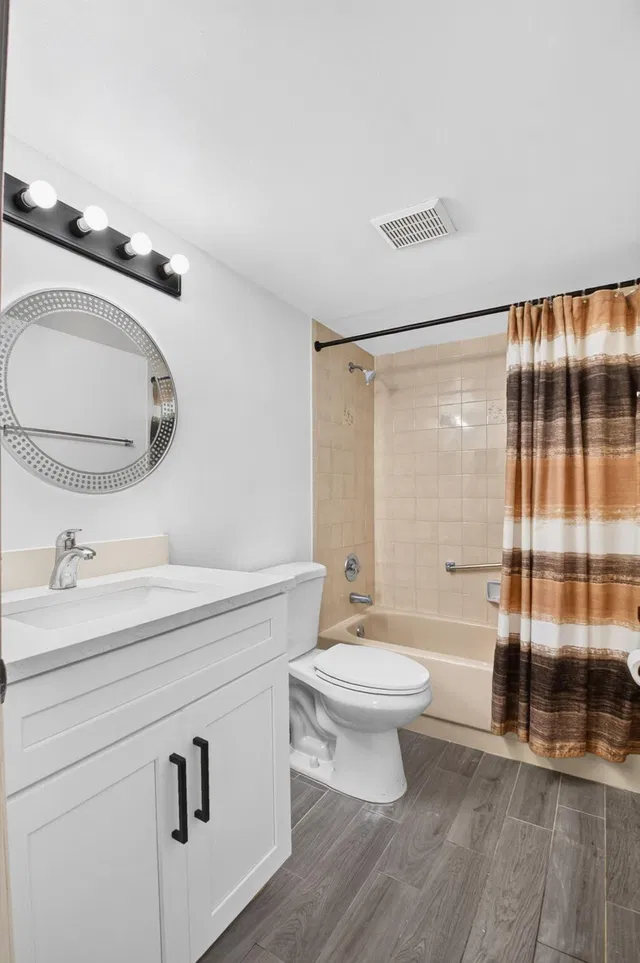  Unit E2 photo 27