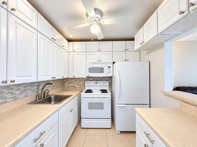  Residence photo 6