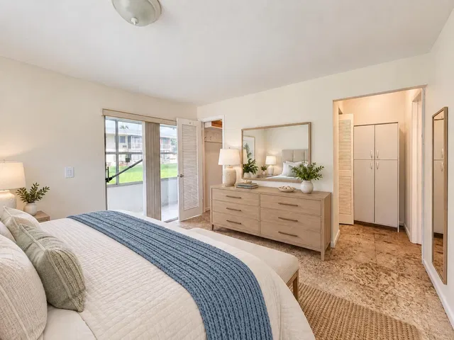  Residence photo 8