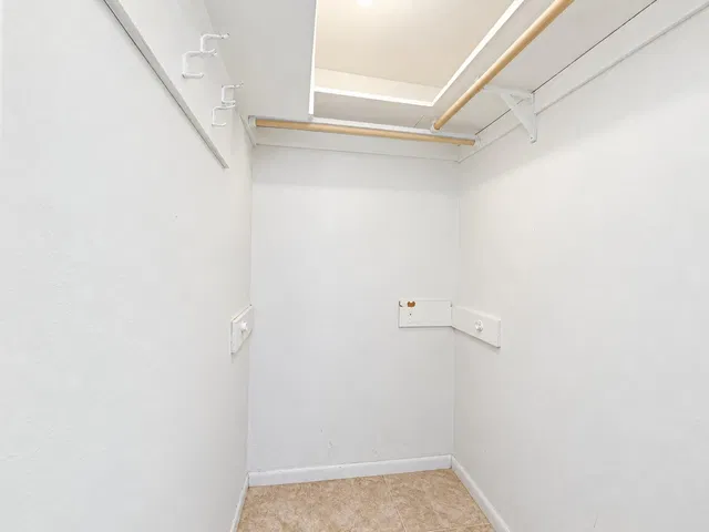  Residence photo 12
