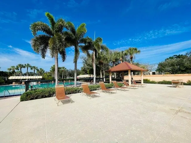  Residence photo 26