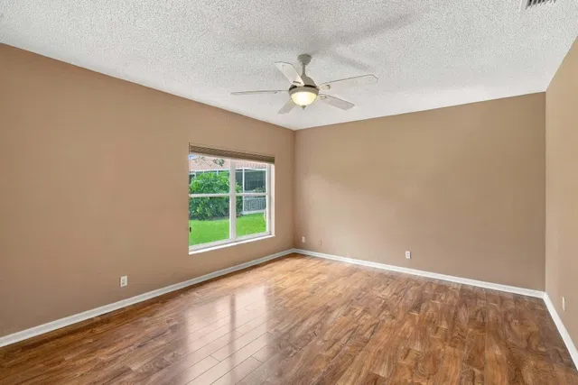 Residence photo 14