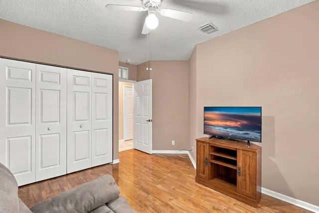 Residence photo 22