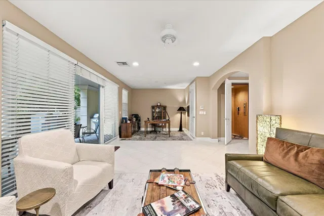  Residence photo 43