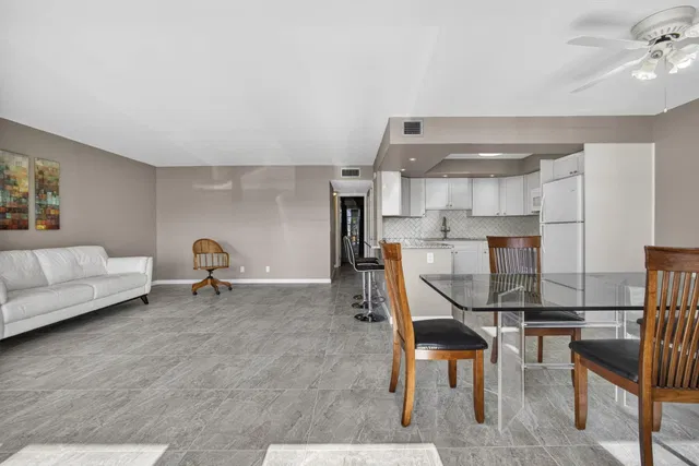 Residence photo 5
