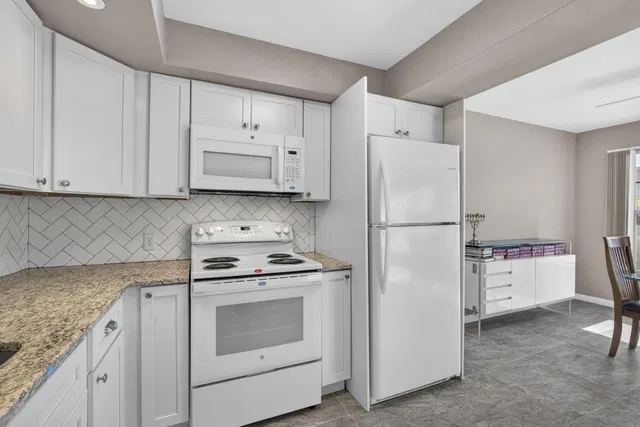 Residence photo 9