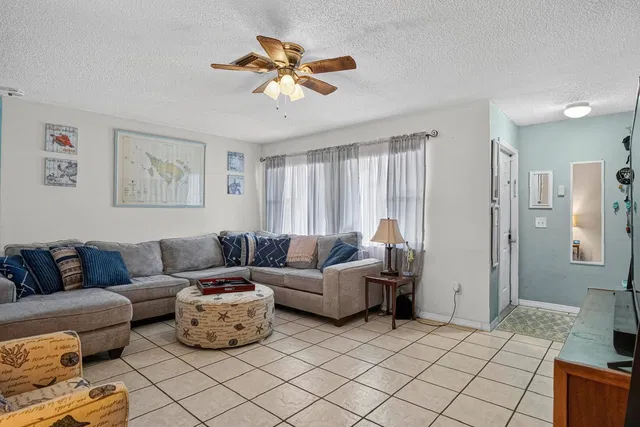 Residence photo 6