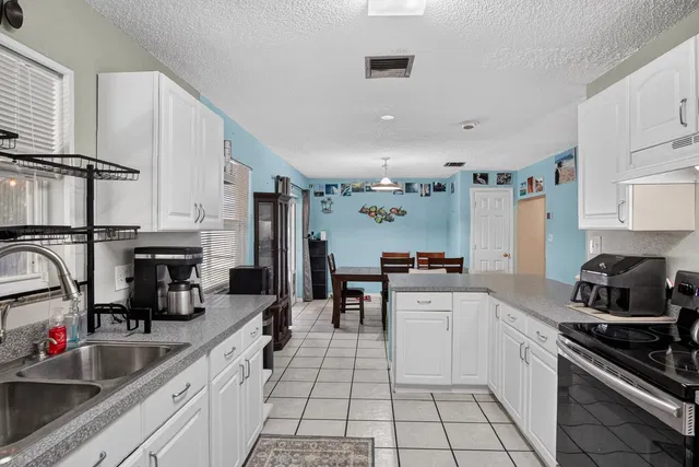 Residence photo 10