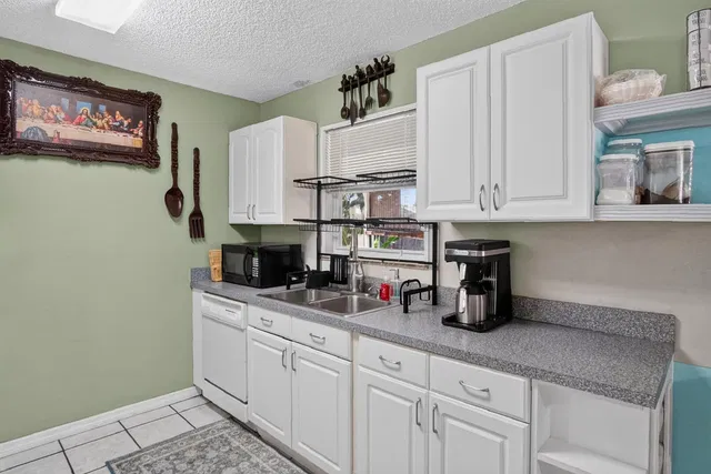 Residence photo 12