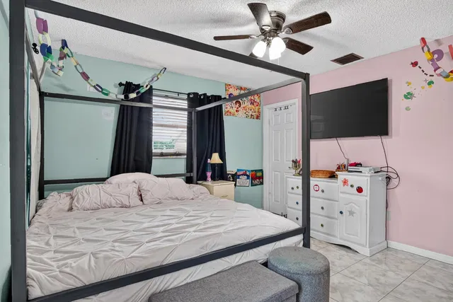 Residence photo 15