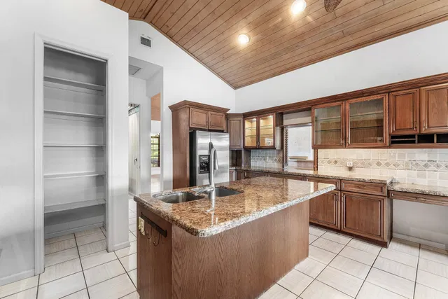 Heritage Oaks Residence photo 27