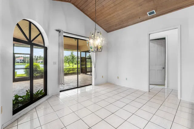 Heritage Oaks Residence photo 28
