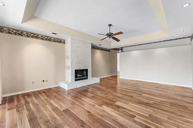 Heritage Oaks Residence photo 32