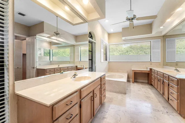 Heritage Oaks Residence photo 33