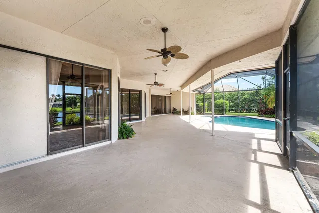 Heritage Oaks Residence photo 47