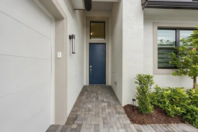  Residence photo 5