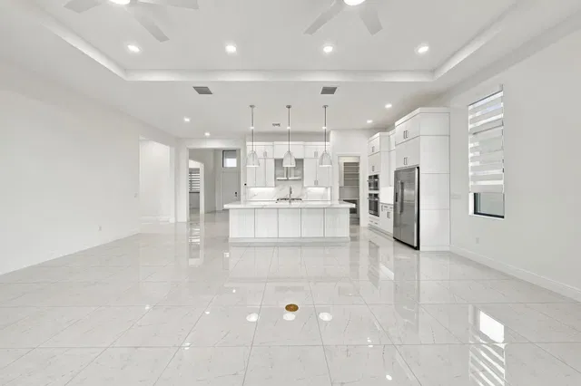 Residence photo 9