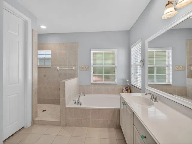 Evergrene Palm Beach Gardens Residence photo 17