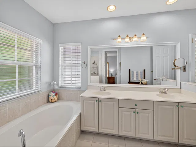 Evergrene Palm Beach Gardens Residence photo 18