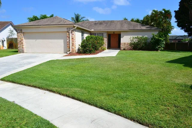 Residence photo 3