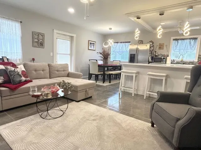 Residence photo 4