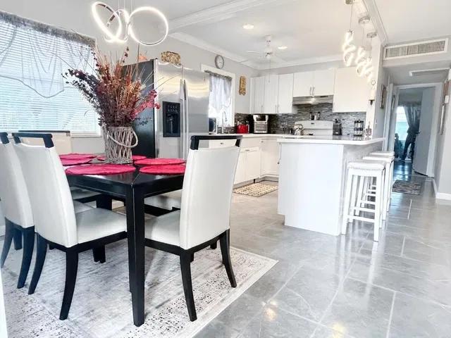 Residence photo 5