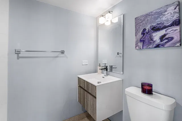 Unit 902 photo 16
