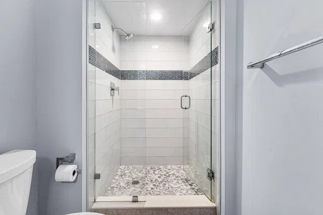  Unit 902 photo 17