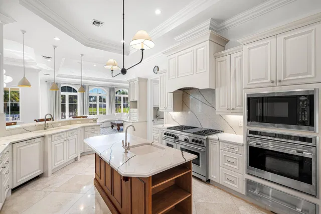 Golden Harbour Residence photo 21
